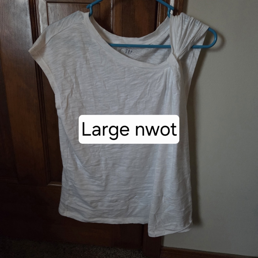GAP Women's Classic White Short Sleeve Tee